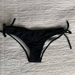 Black Pakaloha Medium Bottom